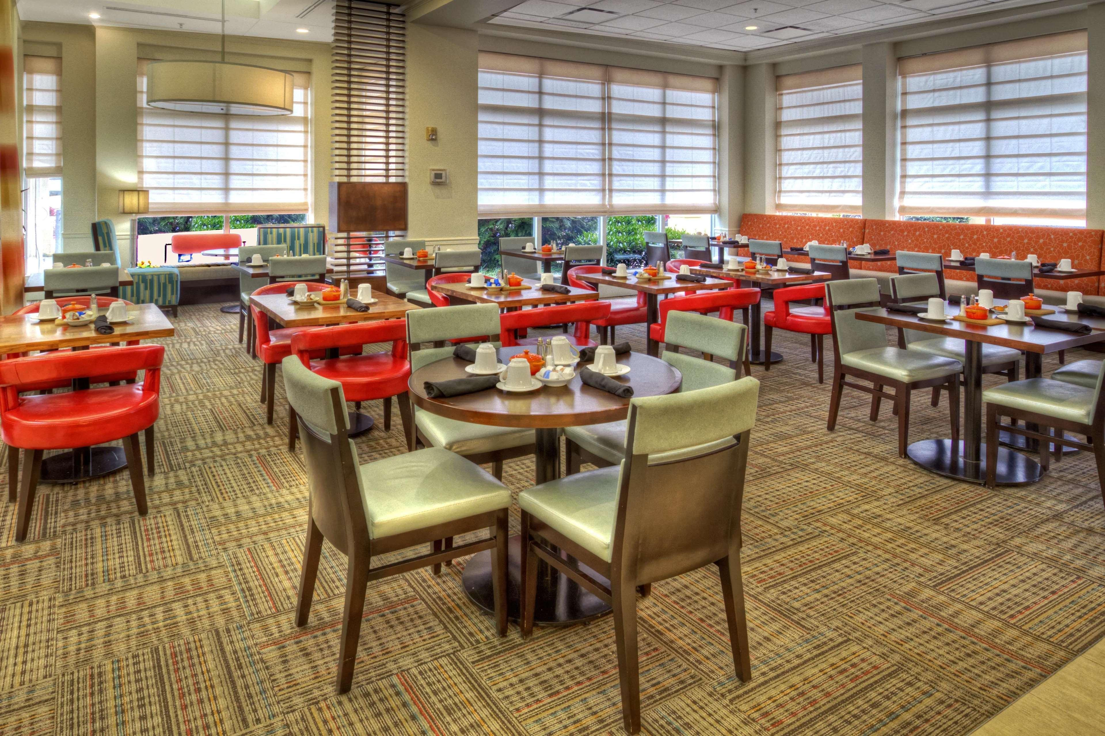 Hilton Garden Airport Hotel 3*